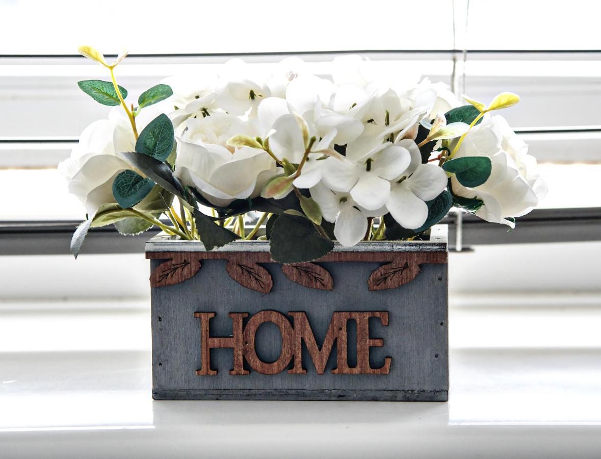 Appartamento Stylish Studio With Sea Views Hove Esterno foto