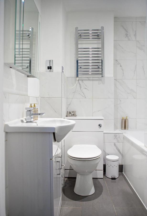 Appartamento Stylish Studio With Sea Views Hove Esterno foto